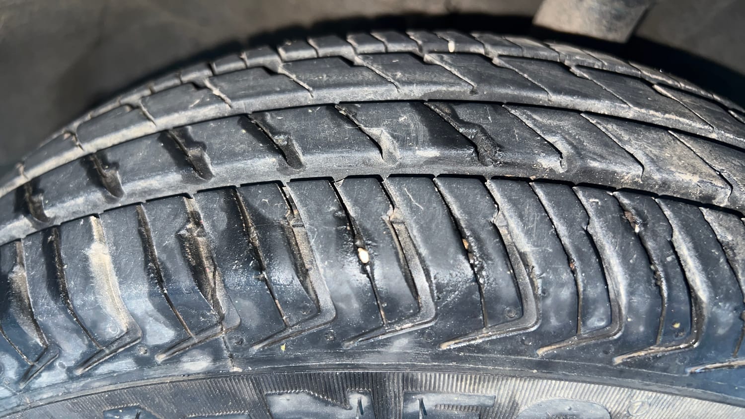 Used 2016 Maruti Suzuki Wagon R LXI CNG Cng Manual tyres RIGHT FRONT TYRE TREAD VIEW