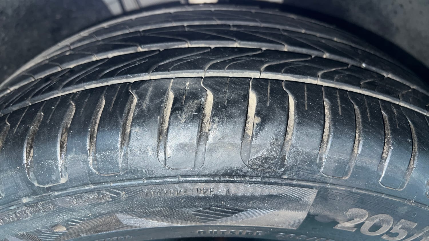 Used 2023 Volkswagen Virtus GT Plus 1.5 TSI EVO DSG Petrol Automatic tyres RIGHT FRONT TYRE TREAD VIEW