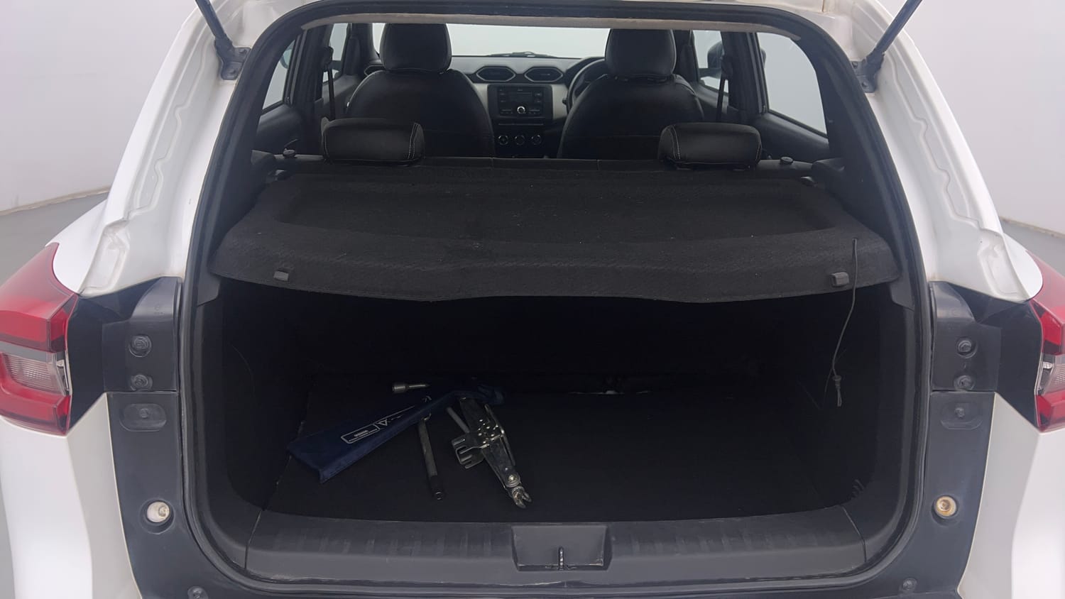 Used 2021 Nissan Magnite XL Petrol Manual interior DICKY INSIDE VIEW