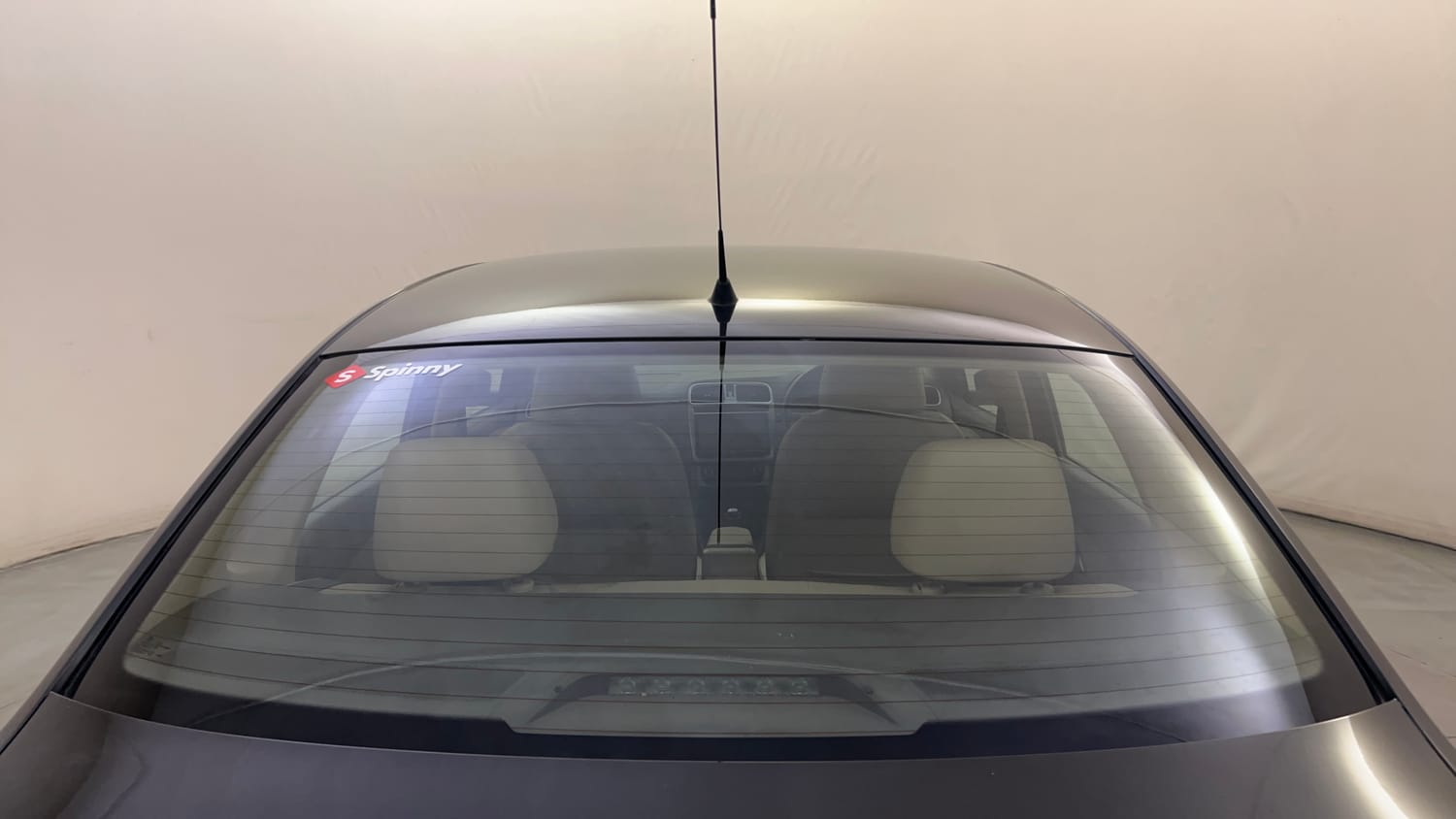 Used 2015 Volkswagen Vento Highline Diesel Diesel Manual top_features Rear defogger