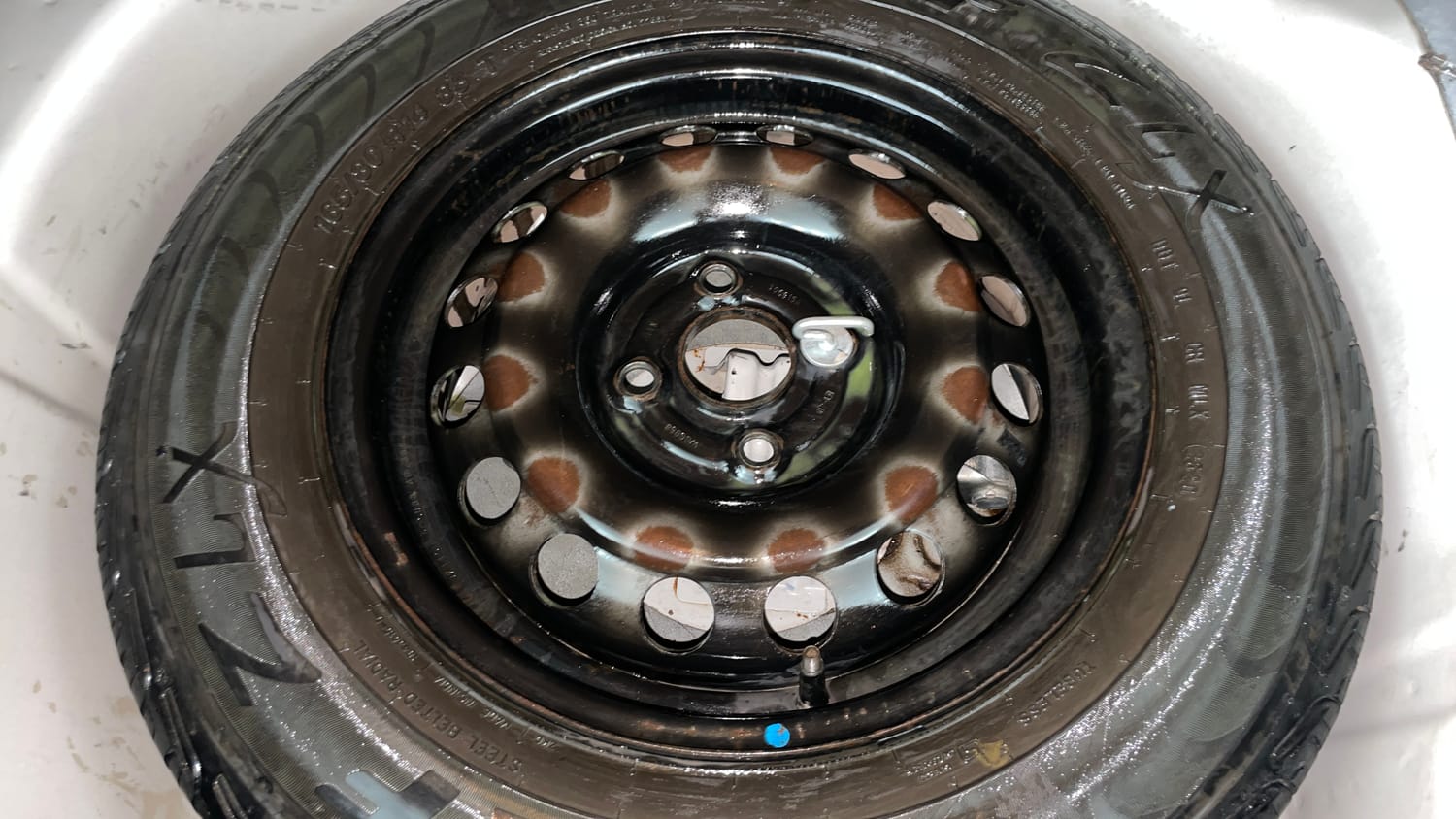 Used 2015 Maruti Suzuki Swift Dzire VXI Petrol Manual tyres SPARE TYRE VIEW