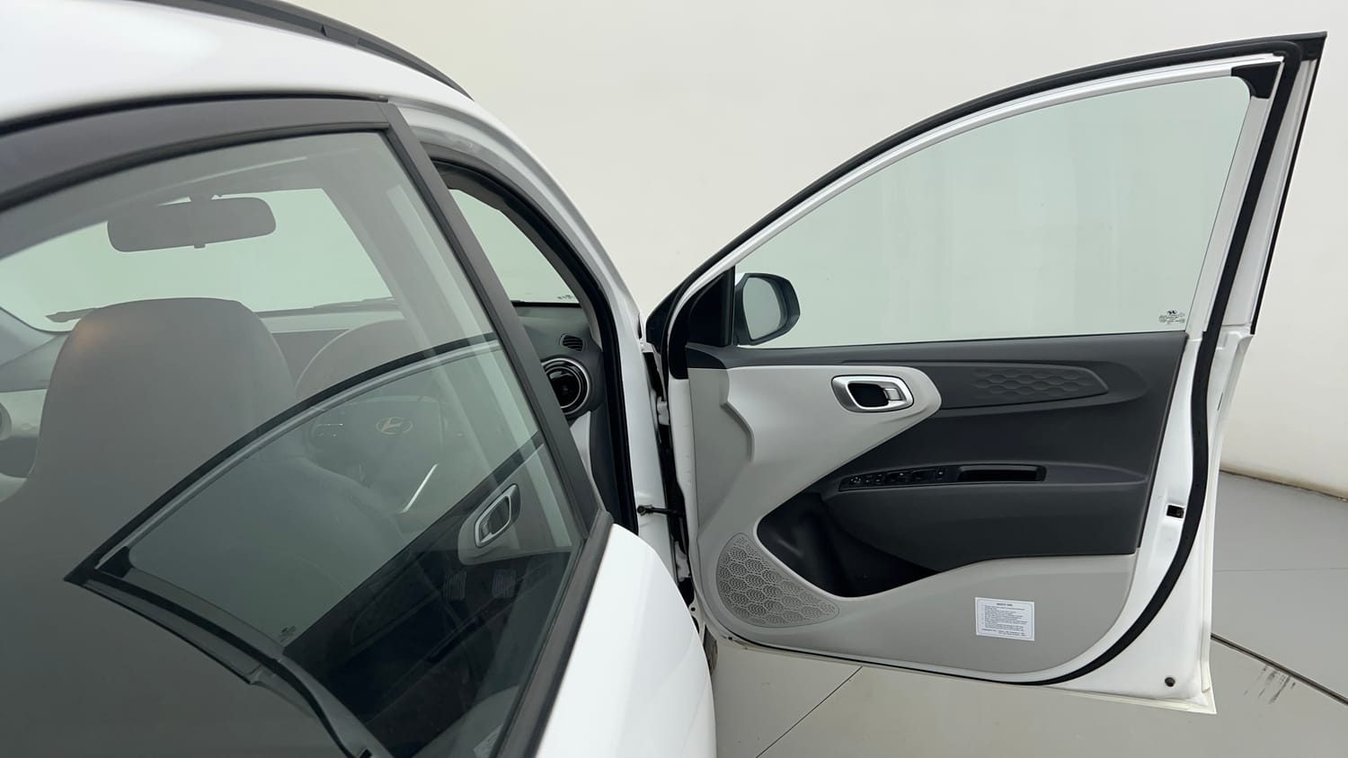 Used 2024 Hyundai Grand i10 Nios Sportz 1.2 Kappa CNG Cng Manual interior RIGHT FRONT DOOR OPEN VIEW