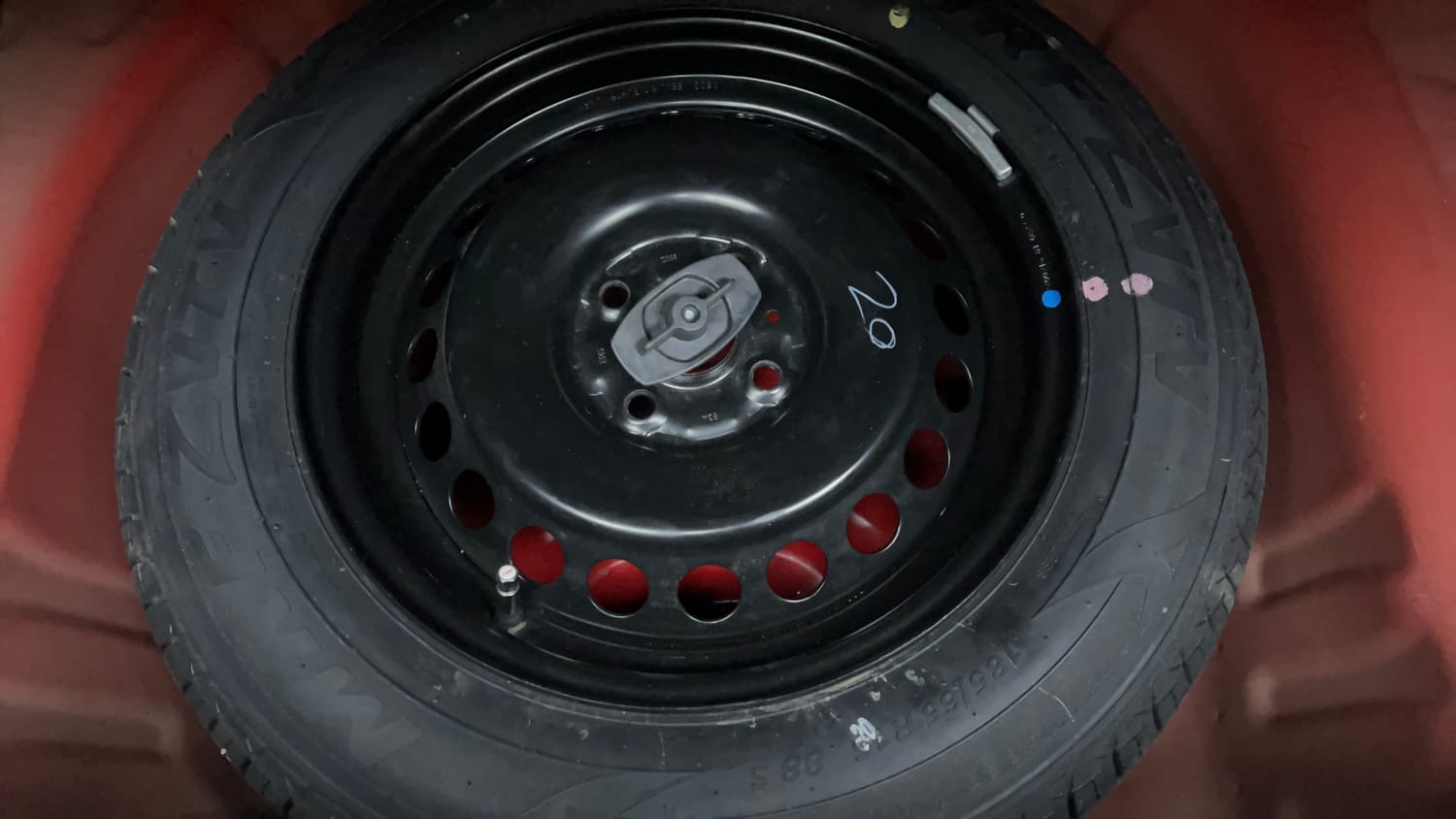 Used 2016 Maruti Suzuki Baleno Delta 1.2 AT Petrol Automatic tyres SPARE TYRE VIEW