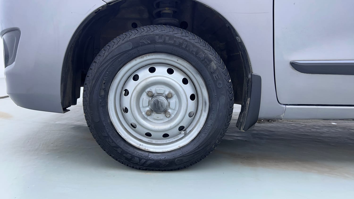 Used 2016 Maruti Suzuki Wagon R LXI CNG Cng Manual tyres LEFT FRONT TYRE RIM VIEW