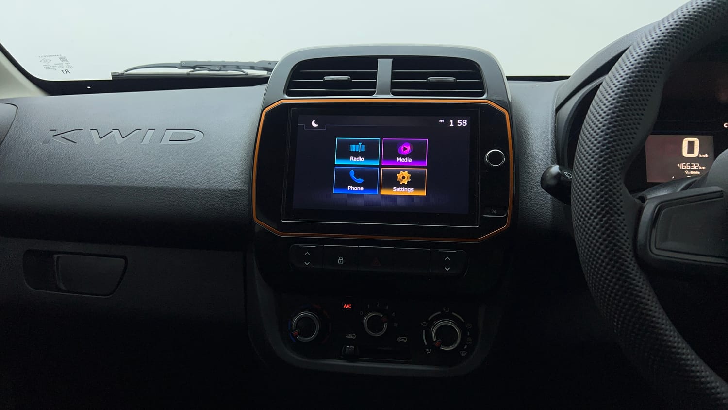 Used 2020 Renault Kwid CLIMBER 1.0 Petrol Manual top_features Integrated (in-dash) music system