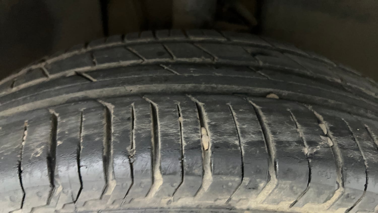 Used 2023 Tata Punch Camo Accomplished AMT Petrol Automatic tyres RIGHT FRONT TYRE TREAD VIEW