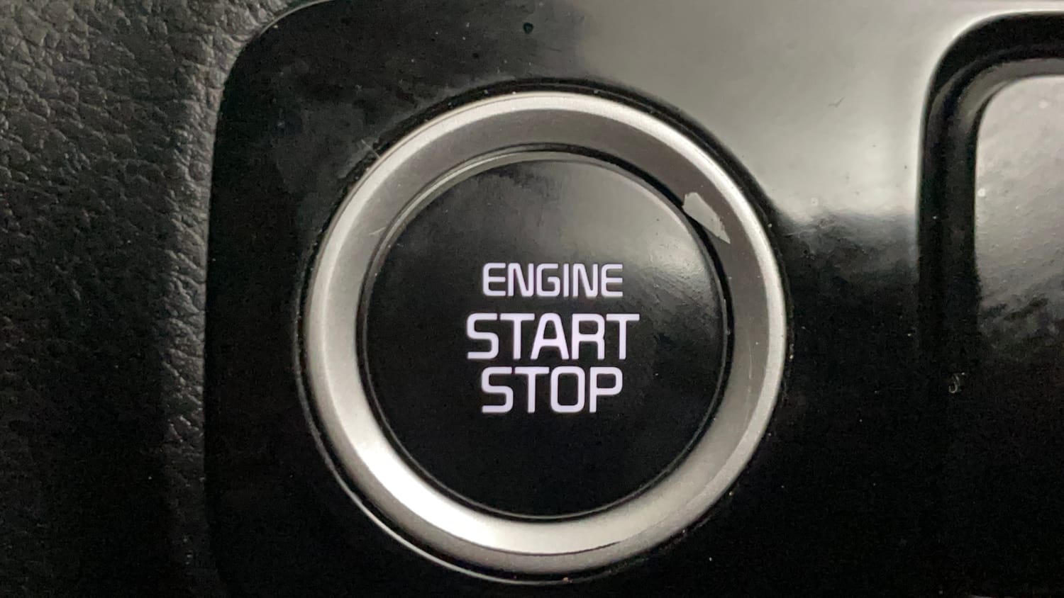 Used 2020 Kia Sonet GTX Plus 1.0 DCT Petrol Automatic top_features Keyless start