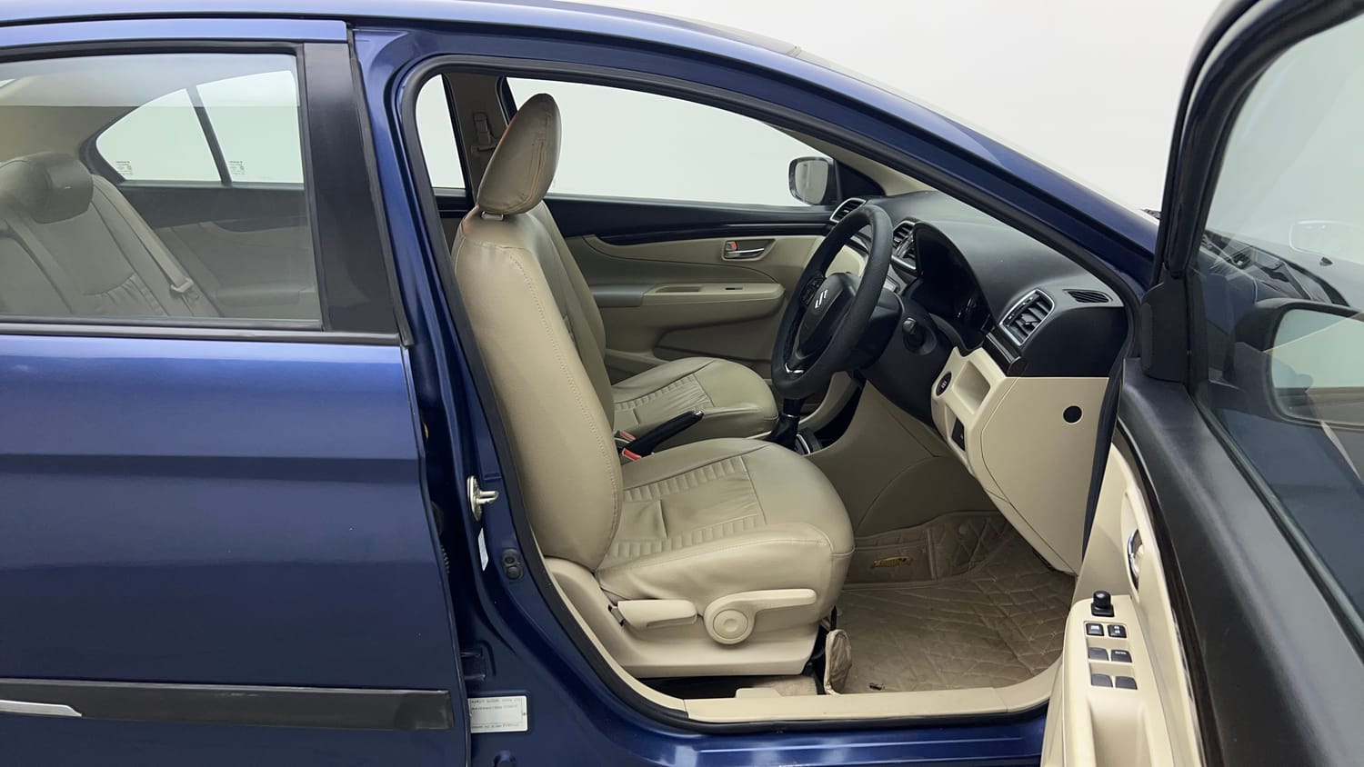 Used 2018 Maruti Suzuki Ciaz Zeta 1.4 AT Petrol Automatic interior RIGHT SIDE FRONT DOOR CABIN VIEW