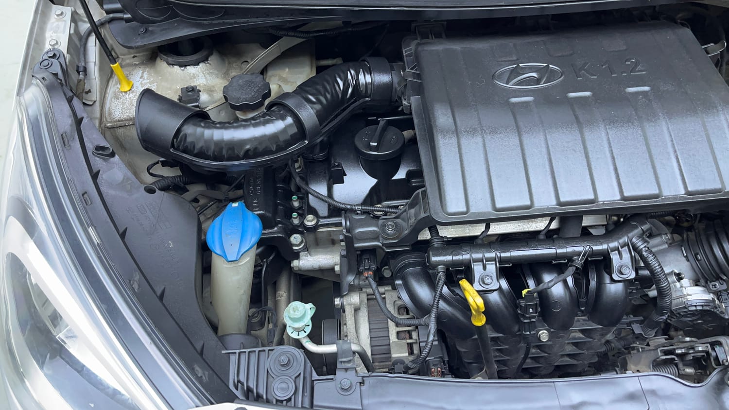 Used 2015 Hyundai Xcent S 1.2 (O) Petrol Manual engine ENGINE RIGHT SIDE VIEW
