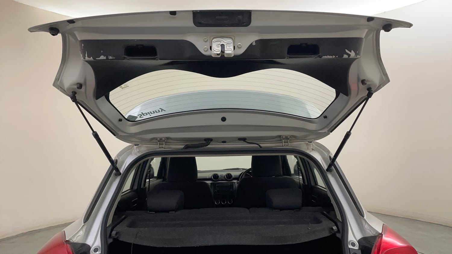 Used 2019 Maruti Suzuki Swift ZXi AMT Petrol Automatic interior DICKY DOOR OPEN VIEW
