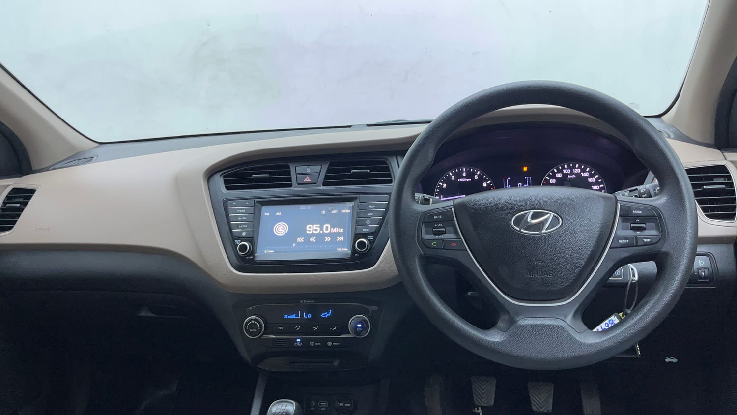 Used 2017 Hyundai Elite i20 Asta 1.2 Petrol Manual interior DASHBOARD VIEW