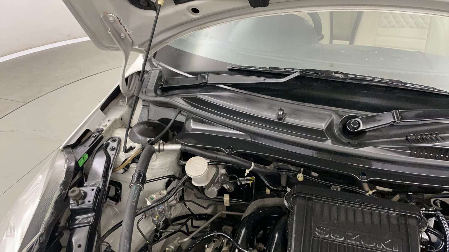 Used 2015 Maruti Suzuki Swift Dzire VXI Petrol Manual engine ENGINE RIGHT SIDE HINGE & APRON VIEW