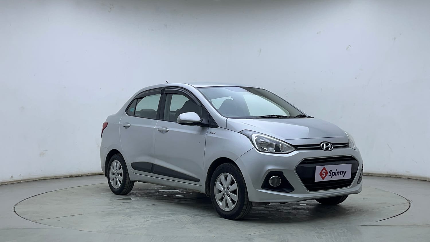 Used 2015 Hyundai Xcent S 1.2 (O) Petrol Manual exterior RIGHT FRONT CORNER VIEW
