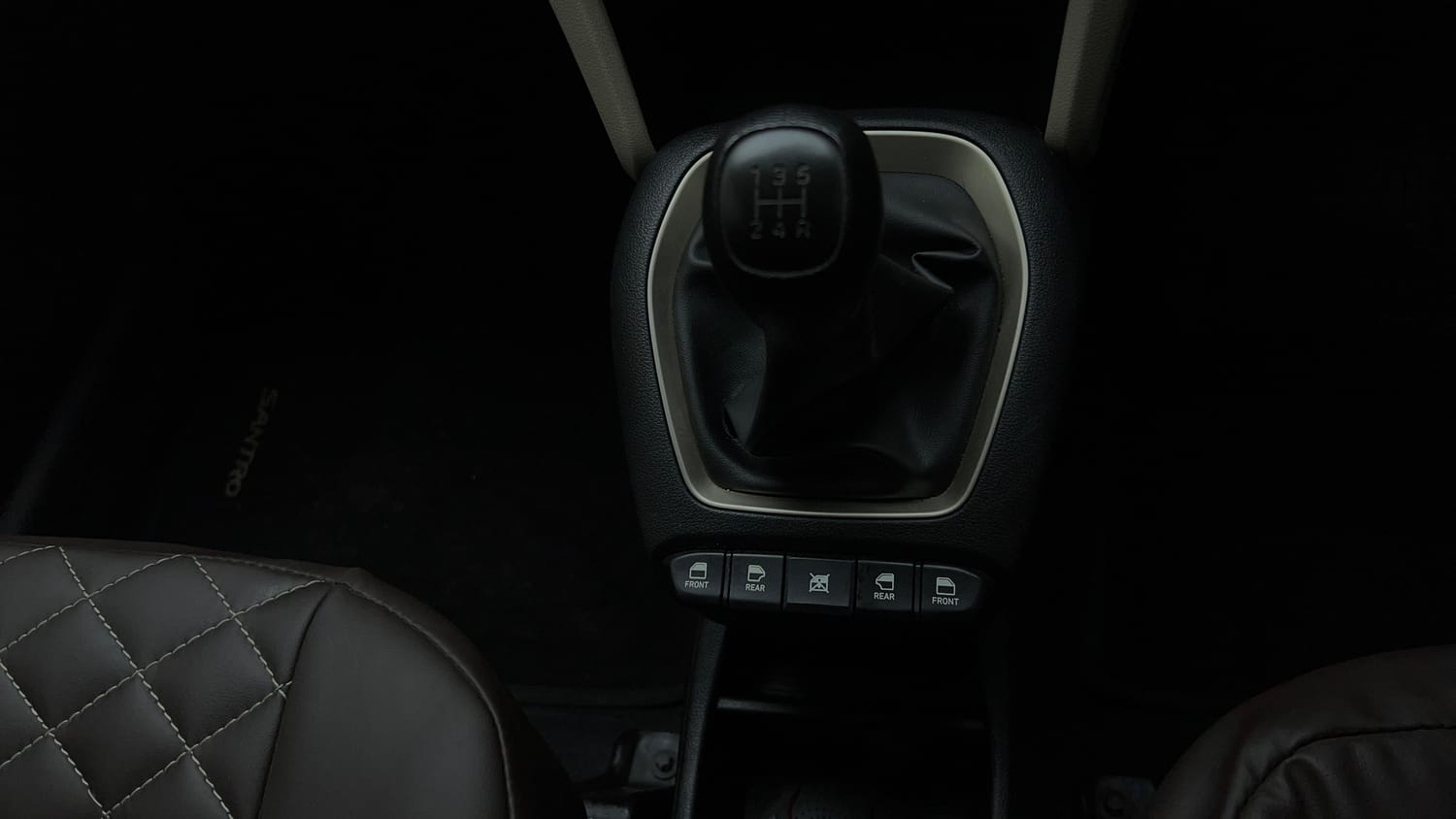 Used 2022 Hyundai Santro Sportz Petrol Manual interior GEAR  KNOB VIEW