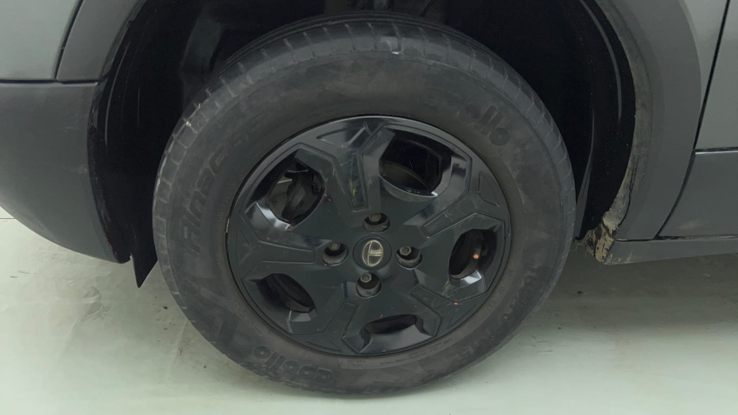 Used 2022 Tata Punch Accomplished AMT Petrol Automatic tyres LEFT FRONT TYRE RIM VIEW