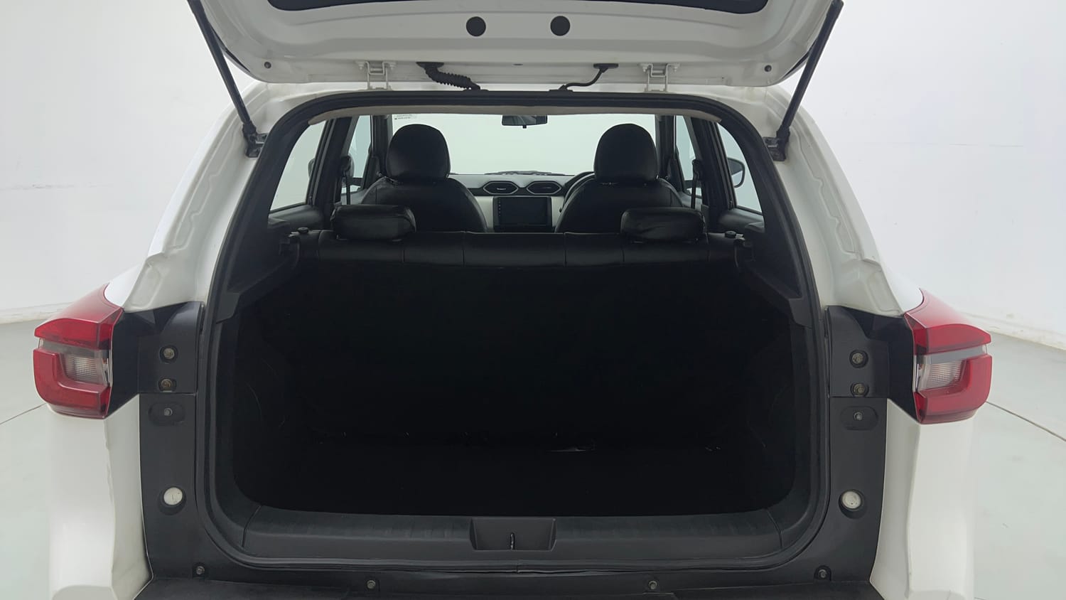 Used 2022 Nissan Magnite XE Petrol Manual interior DICKY INSIDE VIEW