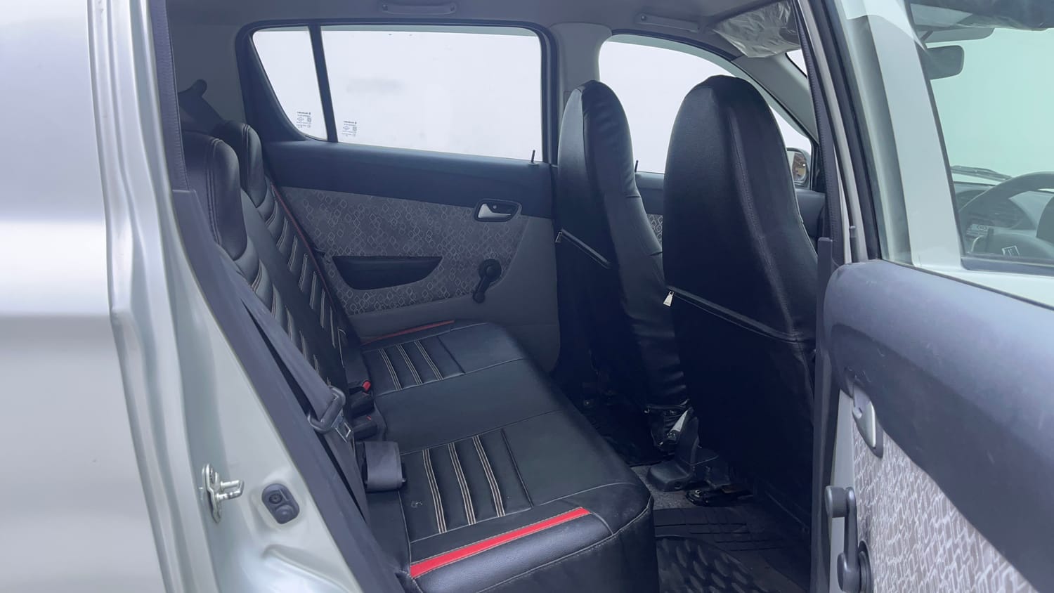 Used 2018 Maruti Suzuki Alto 800 LXi (O) Petrol Manual interior RIGHT SIDE REAR DOOR CABIN VIEW