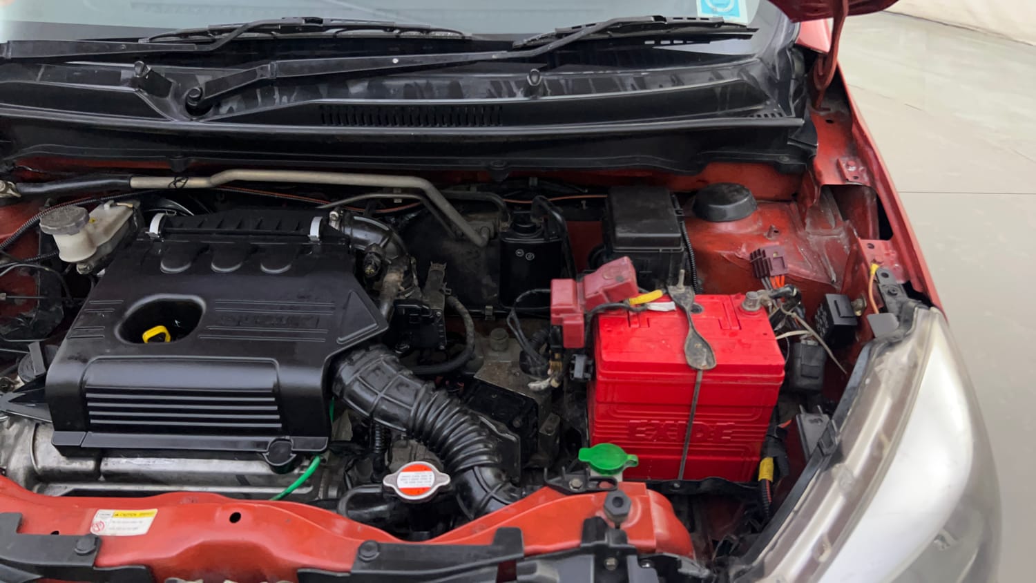 Used 2015 Maruti Suzuki Celerio VXi AMT Petrol Automatic engine ENGINE LEFT SIDE HINGE & APRON VIEW