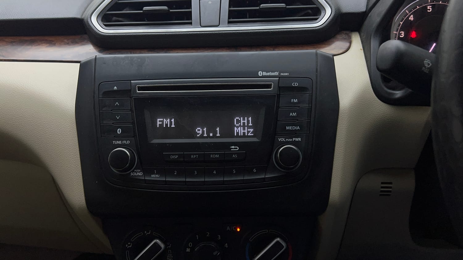 Used 2019 Maruti Suzuki Dzire VXi AMT Petrol Automatic top_features Integrated (in-dash) music system