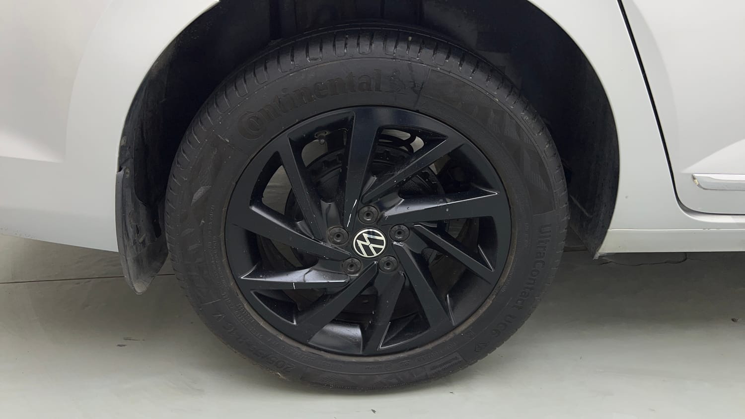 Used 2023 Volkswagen Virtus GT Plus 1.5 TSI EVO DSG Petrol Automatic tyres RIGHT REAR TYRE RIM VIEW