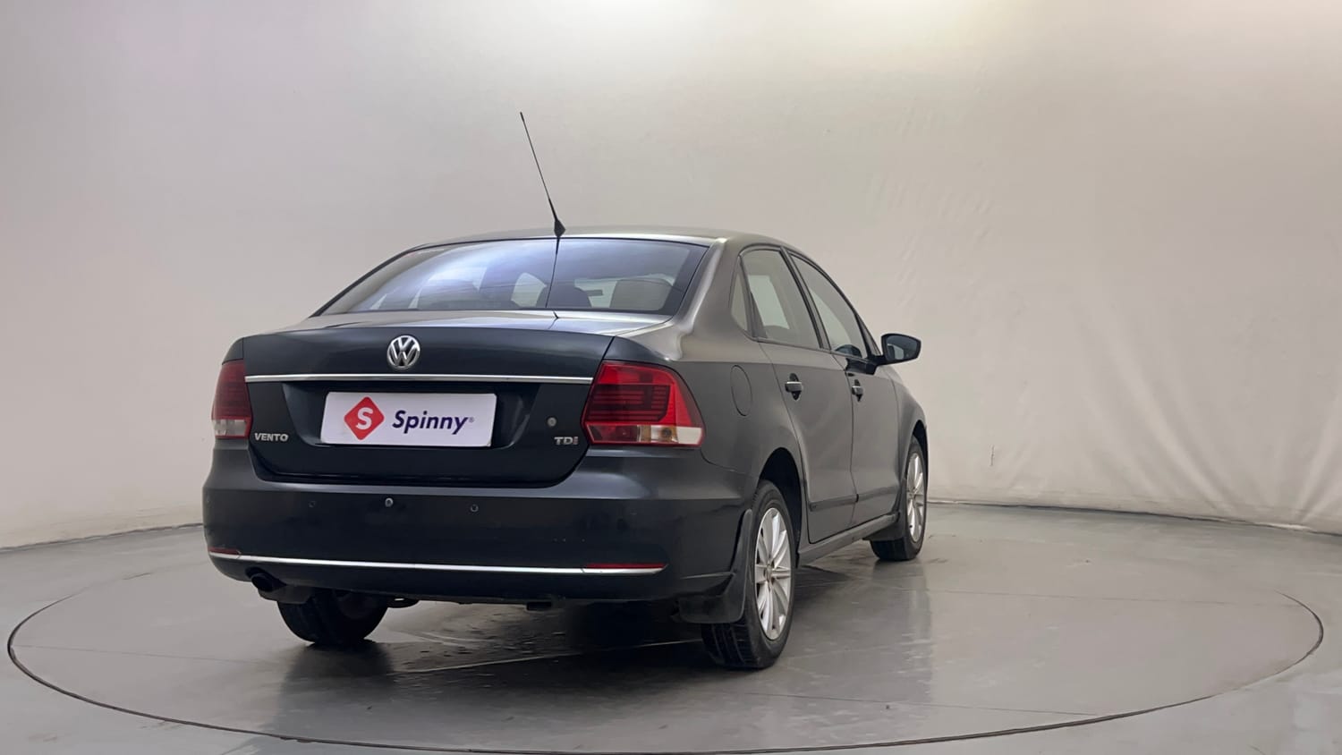 Used 2015 Volkswagen Vento Highline Diesel Diesel Manual exterior RIGHT REAR CORNER VIEW
