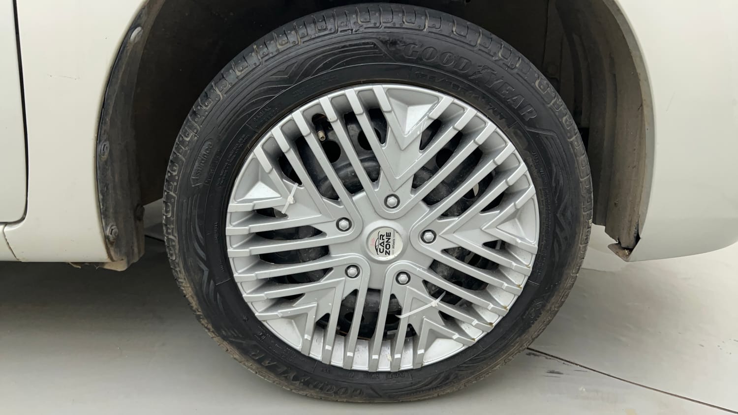 Used 2016 Maruti Suzuki Wagon R 1.0 VXI Petrol + CNG (Outside Fitted) Cng Manual tyres RIGHT FRONT TYRE RIM VIEW