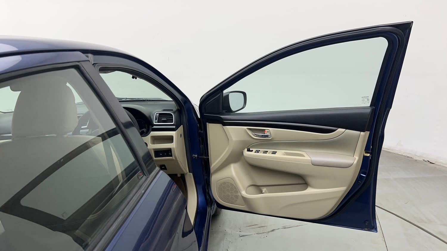 Used 2018 Maruti Suzuki Ciaz Zeta 1.4 AT Petrol Automatic interior RIGHT FRONT DOOR OPEN VIEW