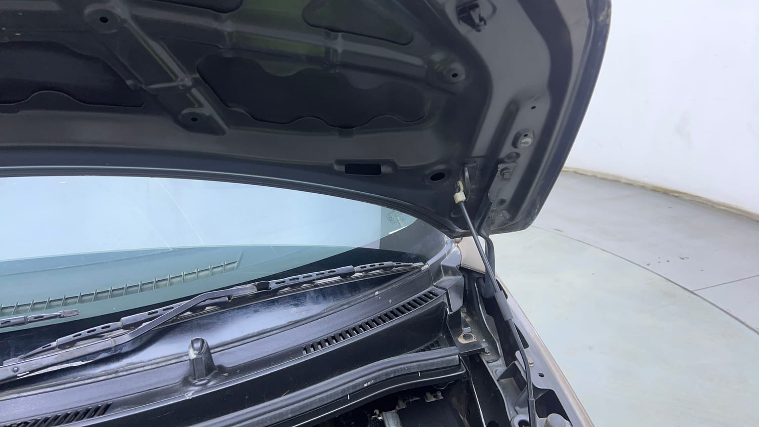 Used 2020 Maruti Suzuki Wagon R ZXi 1.2 Petrol Manual engine ENGINE LEFT SIDE HINGE & APRON VIEW