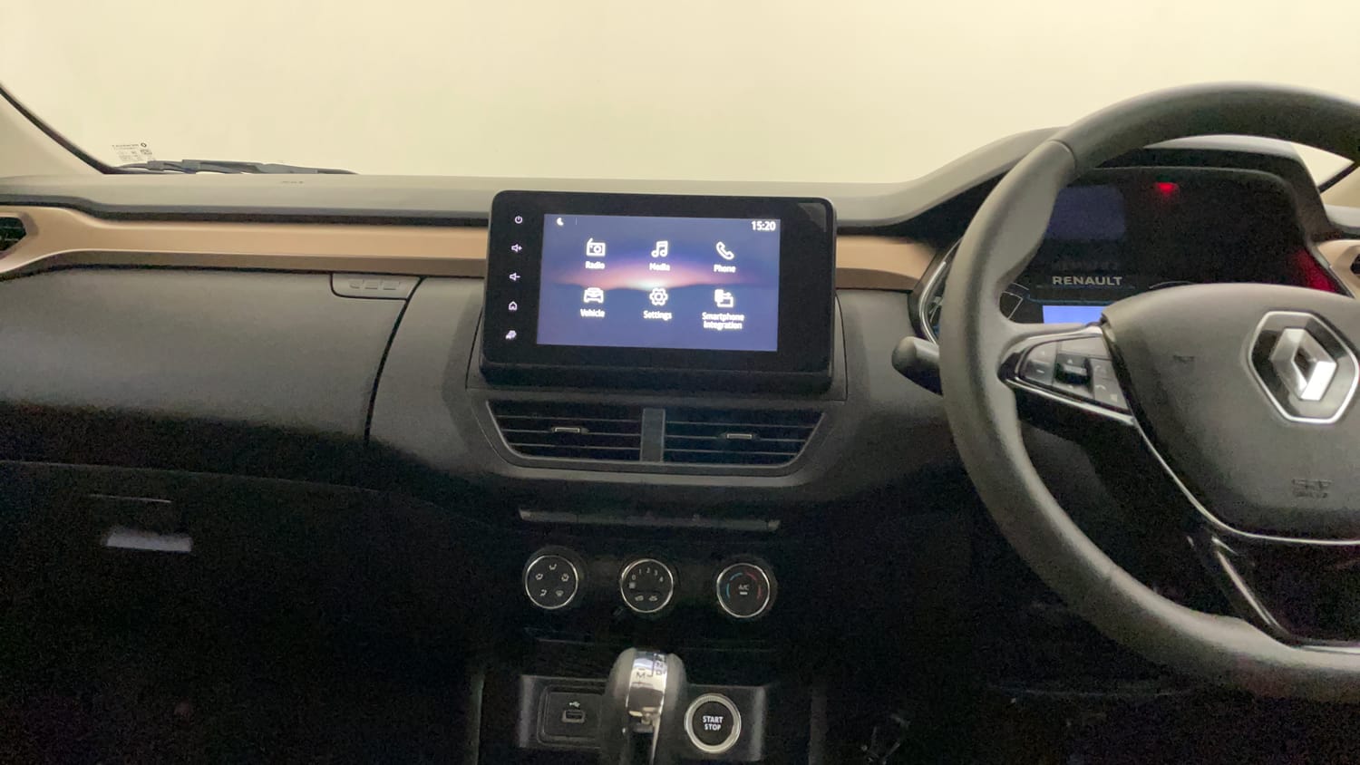 Used 2022 Renault Kiger RXT AMT Petrol Automatic interior MUSIC SYSTEM & AC CONTROL VIEW