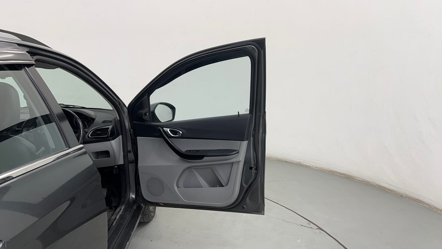 Used 2020 Tata Tiago Revotron XZ Petrol Manual interior RIGHT FRONT DOOR OPEN VIEW