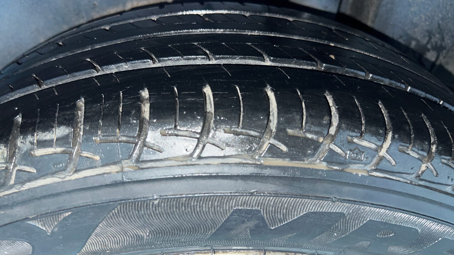 Used 2018 Maruti Suzuki Ciaz Zeta 1.4 AT Petrol Automatic tyres LEFT REAR TYRE TREAD VIEW