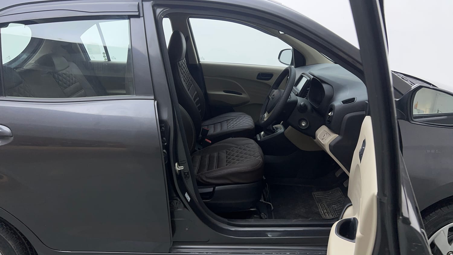 Used 2022 Hyundai Santro Sportz Petrol Manual interior RIGHT SIDE FRONT DOOR CABIN VIEW