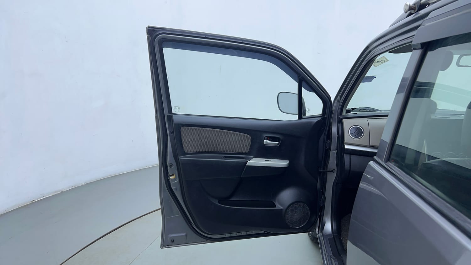 Used 2016 Maruti Suzuki Wagon R LXI CNG Cng Manual interior LEFT FRONT DOOR OPEN VIEW