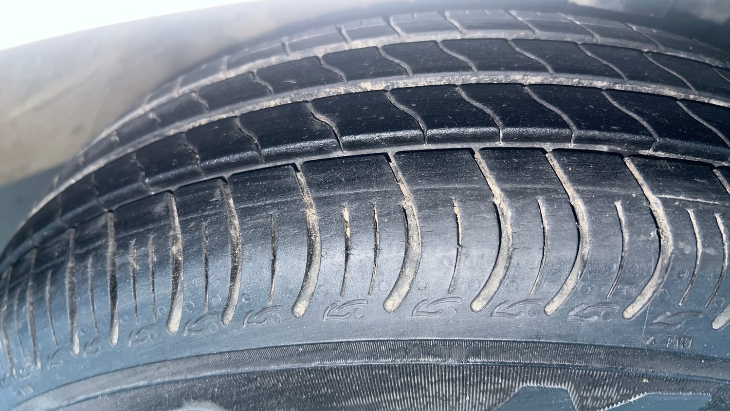 Used 2023 Maruti Suzuki Wagon R VXI 1.0 Petrol Manual tyres RIGHT FRONT TYRE TREAD VIEW