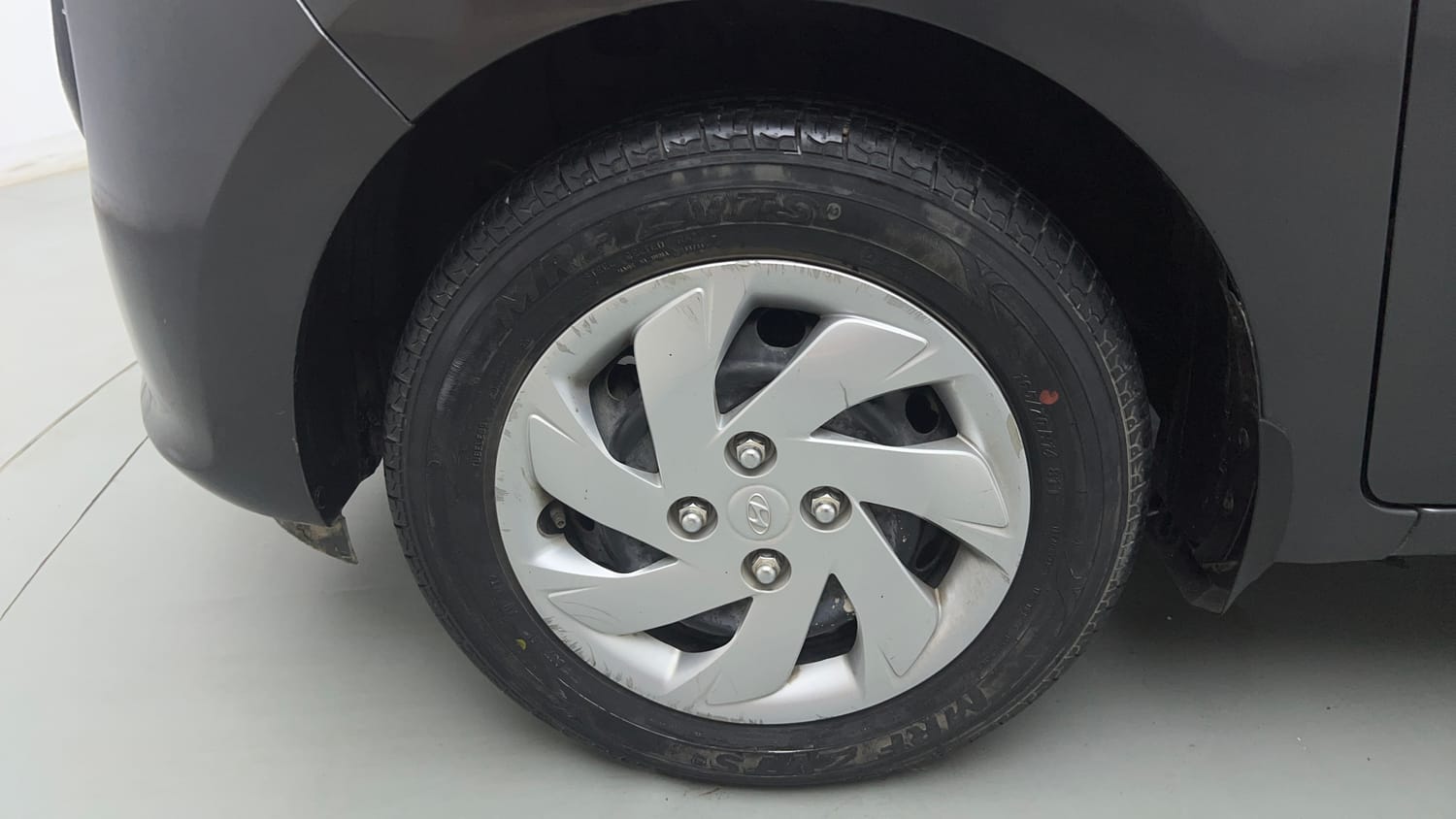 Used 2022 Hyundai Santro Sportz Petrol Manual tyres LEFT FRONT TYRE RIM VIEW