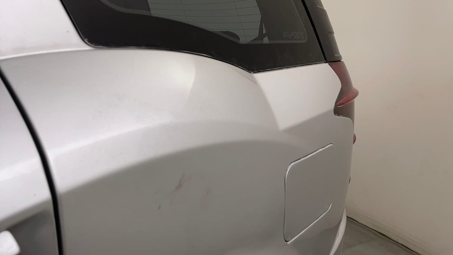 Used 2016 Mahindra XUV500 W4 Diesel Manual dents MINOR SCRATCH