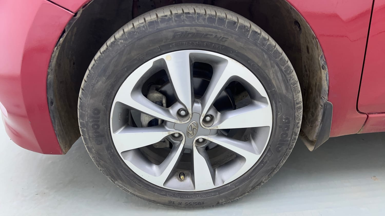 Used 2017 Hyundai Elite i20 Asta 1.2 Petrol Manual tyres LEFT FRONT TYRE RIM VIEW