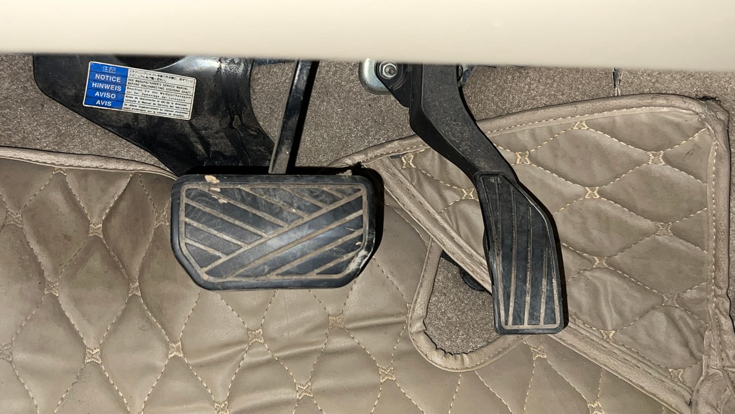 Used 2018 Maruti Suzuki Ciaz Zeta 1.4 AT Petrol Automatic interior PEDALS VIEW