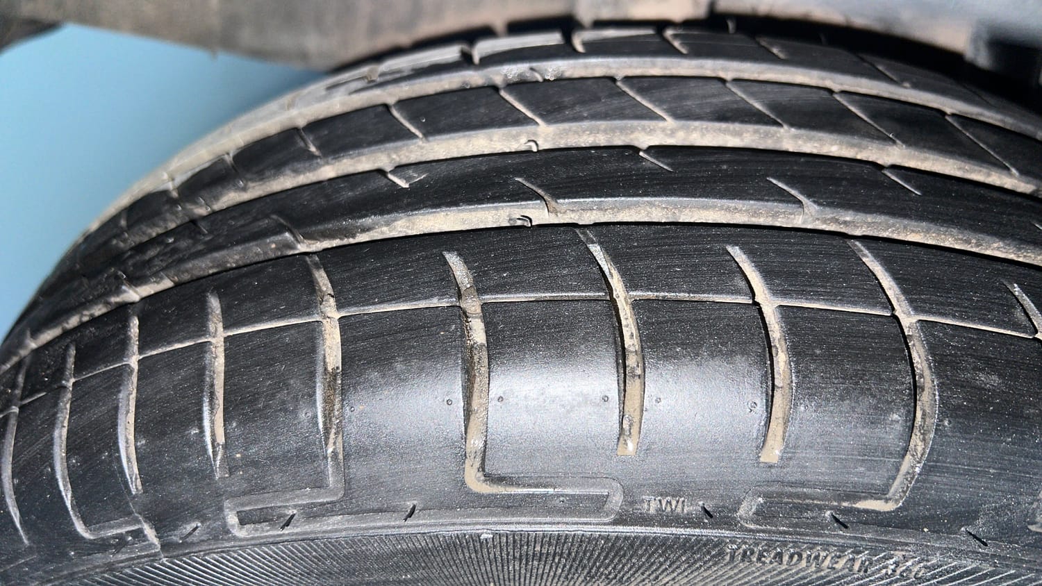 Used 2020 Renault Kwid CLIMBER 1.0 Petrol Manual tyres RIGHT REAR TYRE TREAD VIEW