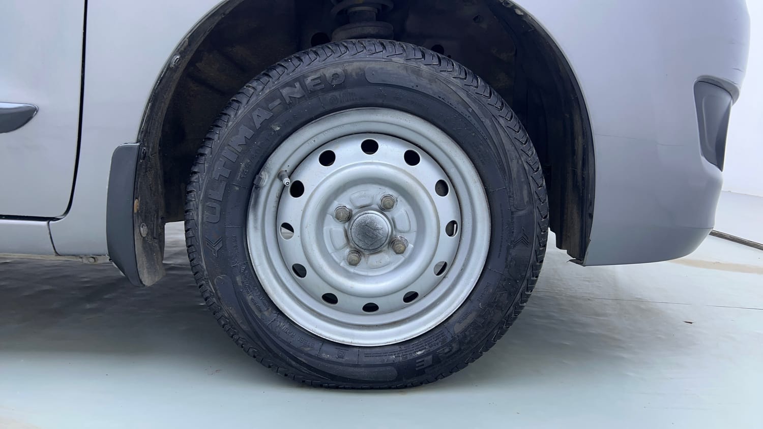 Used 2016 Maruti Suzuki Wagon R LXI CNG Cng Manual tyres RIGHT FRONT TYRE RIM VIEW