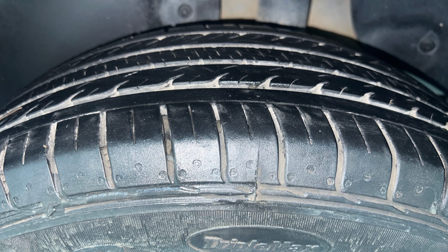 Used 2016 Hyundai Creta 1.6 SX Plus Petrol Petrol Manual tyres LEFT REAR TYRE TREAD VIEW