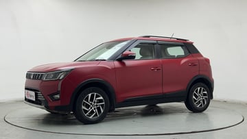 Used 2023 Mahindra XUV 300 W8 (O) 1.5 Diesel AMT Diesel Automatic Image