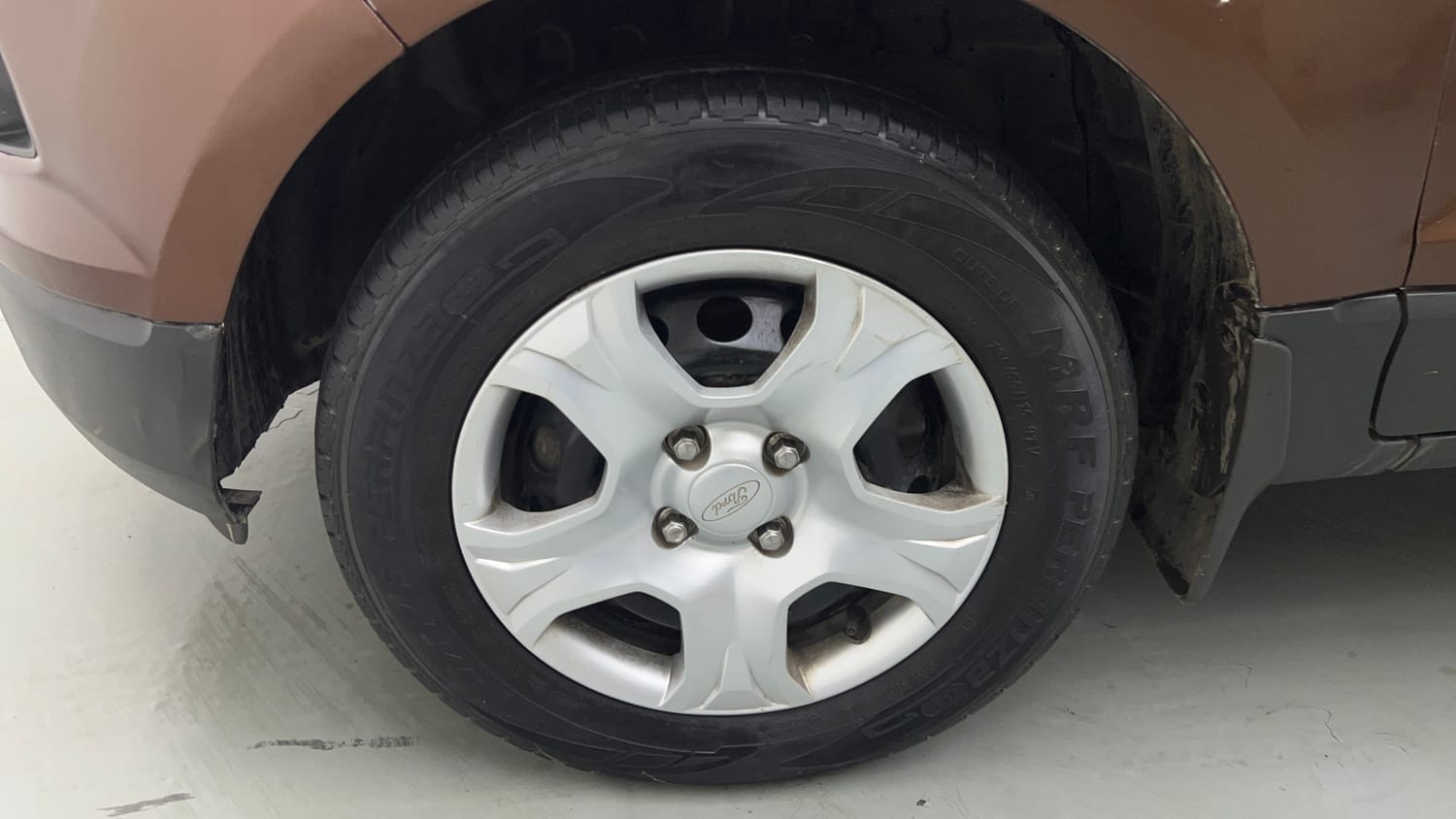 Used 2017 Ford EcoSport Trend+ 1.0L EcoBoost Petrol Manual tyres LEFT FRONT TYRE RIM VIEW