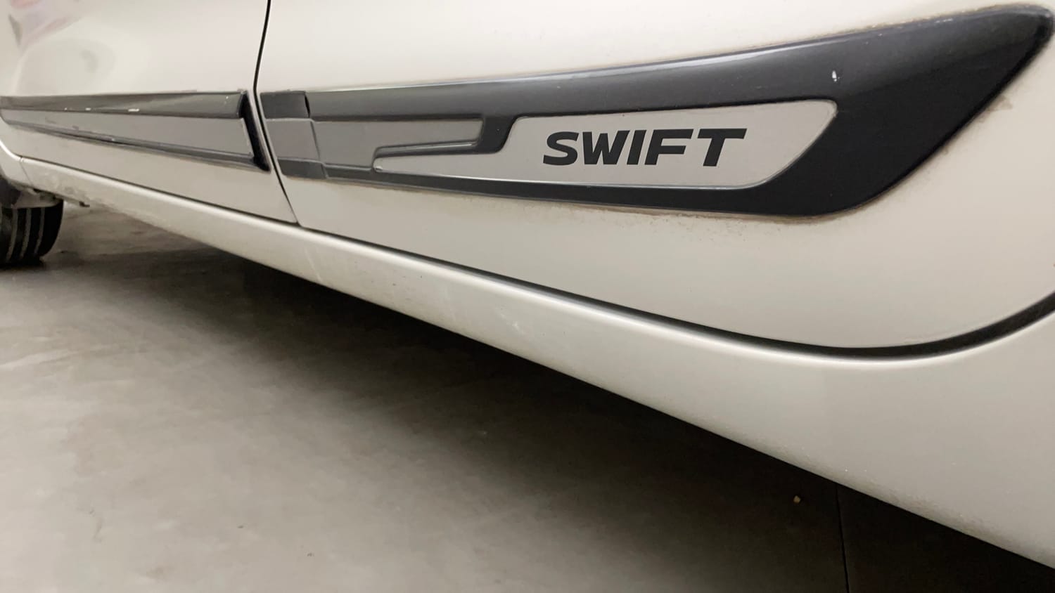 Used 2019 Maruti Suzuki Swift ZXi AMT Petrol Automatic dents MINOR SCRATCH