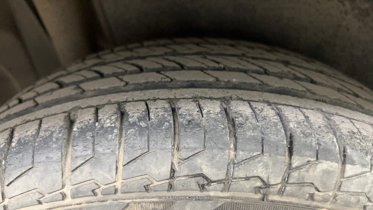 Used 2022 Maruti Suzuki S-Cross Alpha AT Petrol Automatic tyres RIGHT REAR TYRE TREAD VIEW