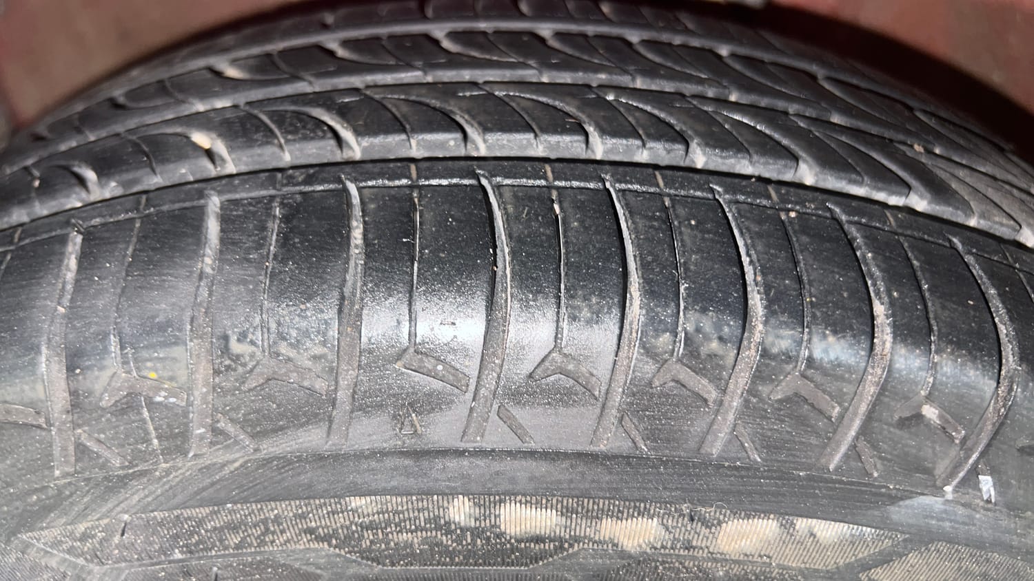 Used 2015 Maruti Suzuki Celerio VXi AMT Petrol Automatic tyres LEFT FRONT TYRE TREAD VIEW
