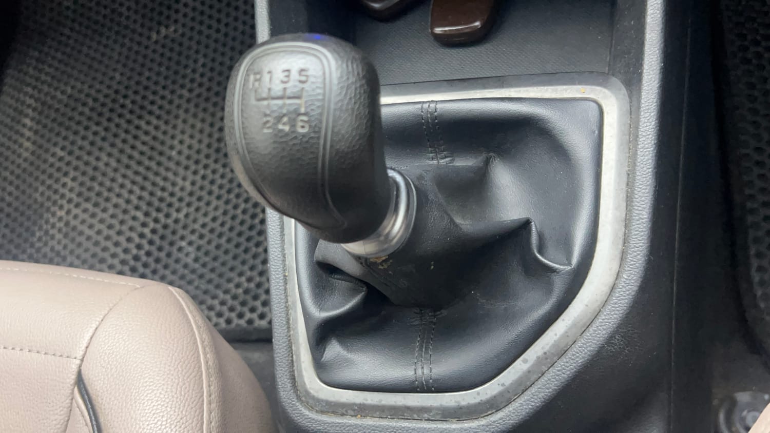 Used 2016 Hyundai Creta 1.6 SX Plus Petrol Petrol Manual interior GEAR  KNOB VIEW
