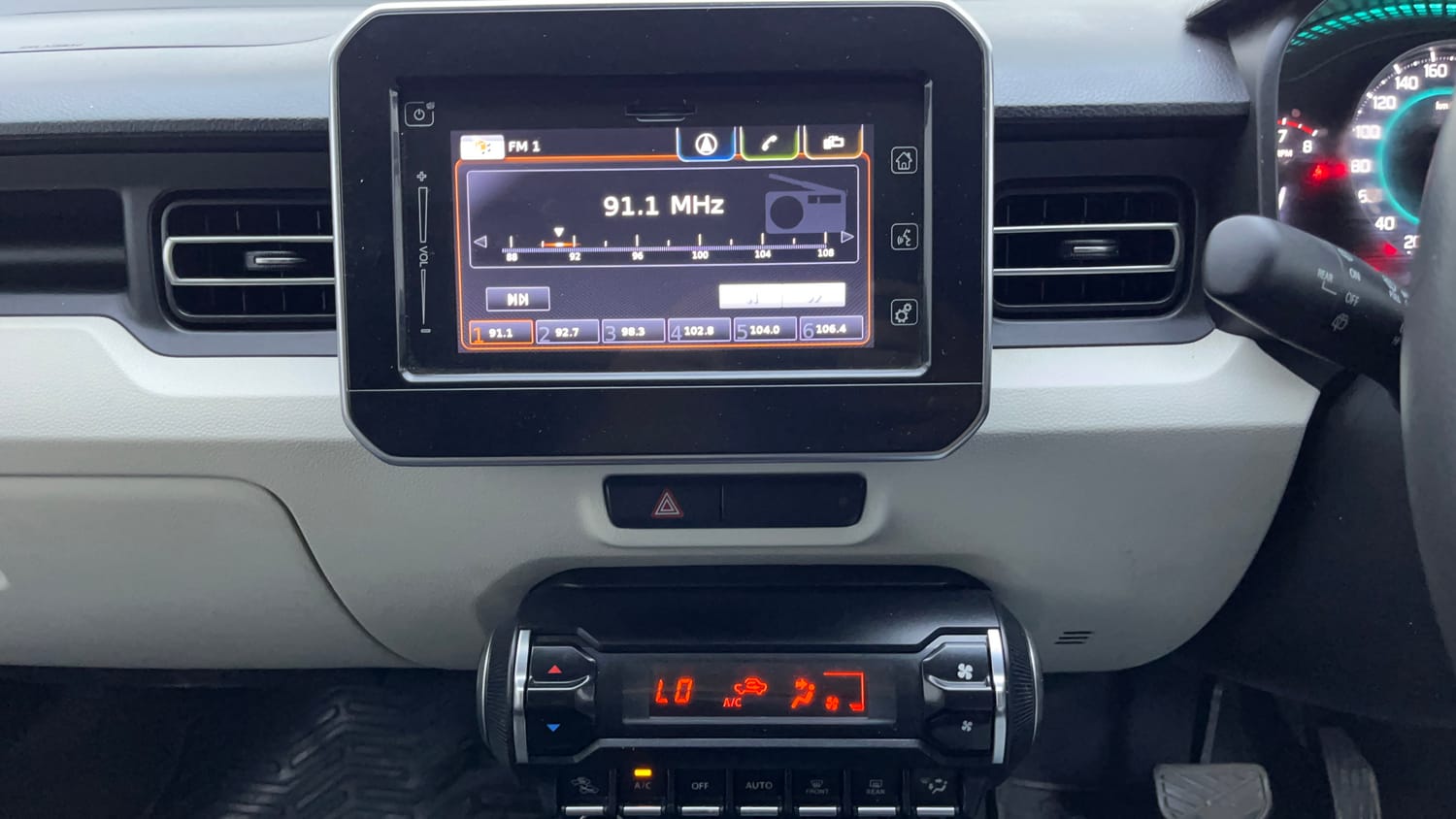 Used 2020 Maruti Suzuki Ignis Alpha 1.2 AMT Petrol Automatic interior MUSIC SYSTEM & AC CONTROL VIEW