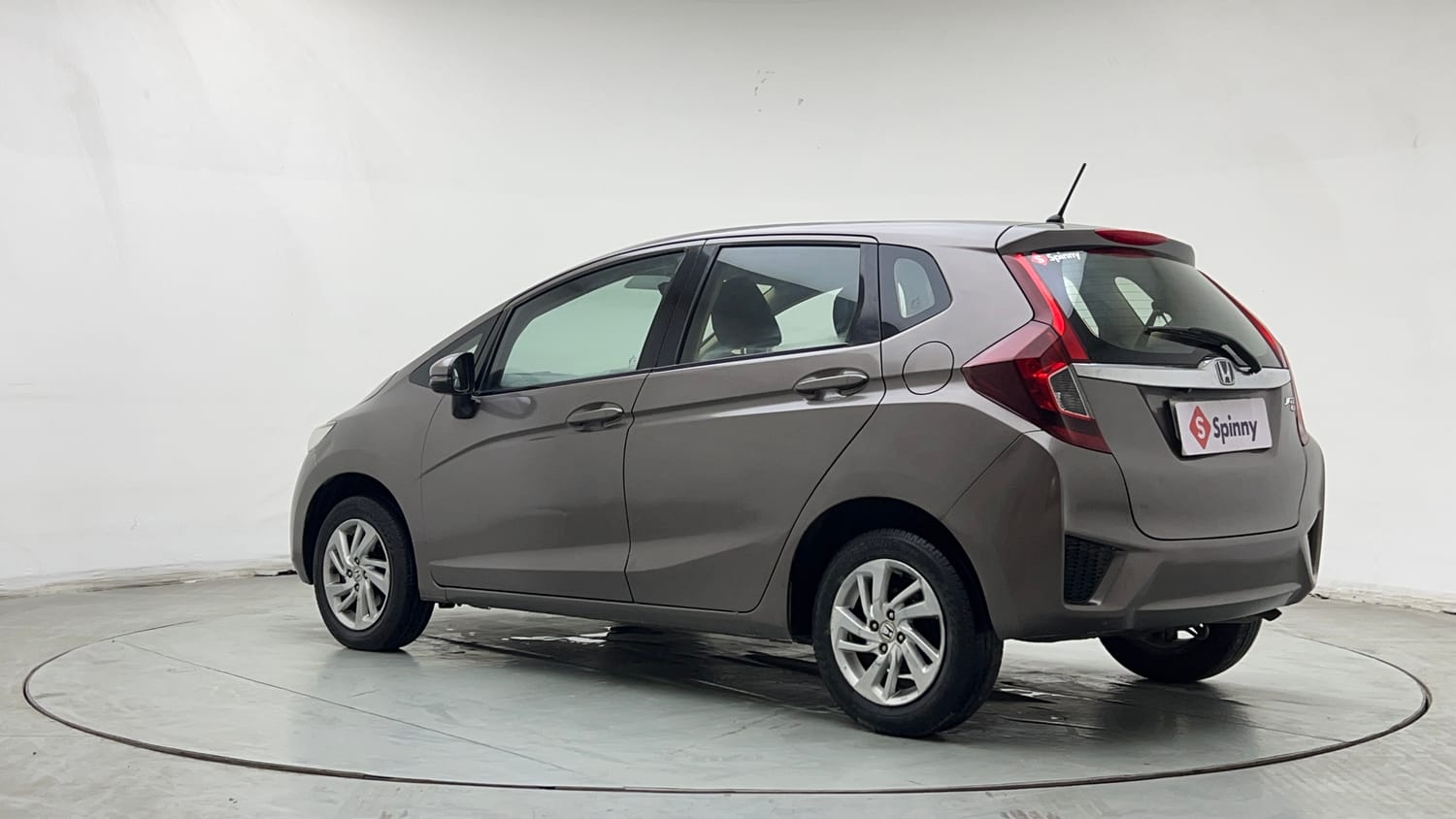 Used 2015 Honda Jazz V AT Petrol Petrol Automatic exterior LEFT REAR CORNER VIEW