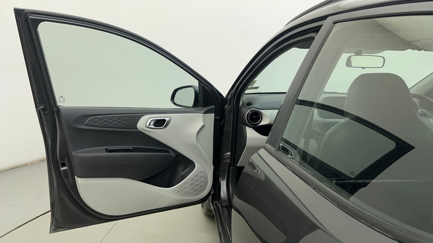 Used 2020 Hyundai Grand i10 Nios Sportz Petrol+cng(outside fitted) Cng Manual interior LEFT FRONT DOOR OPEN VIEW